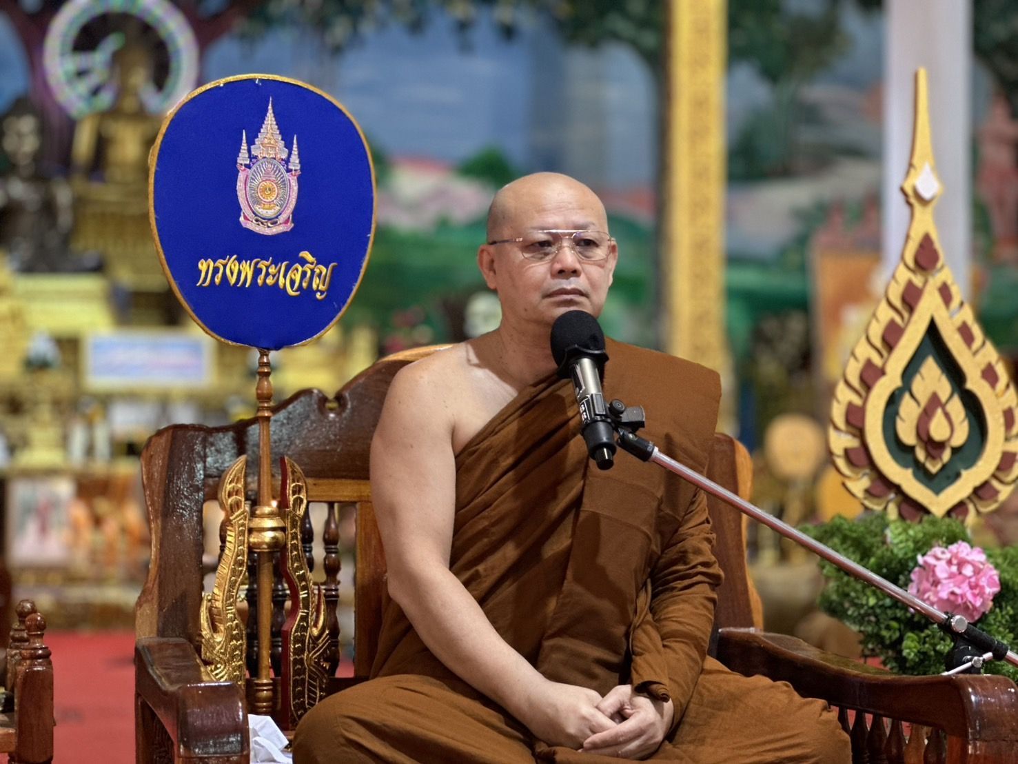 ประมงอำเภอวารินชำราบ ร่วมกิจกรรมตักบาตรถนนสายวัฒนธรรม นำสู่ทาน ศีล ภาวนา และการสงเคราะห์ นายอำเภอพาเข้าวัดแต่งผ้าไทยใส่บาตรทุกวันธรรมสวนะ ครั้งที่ ๒..คลิก