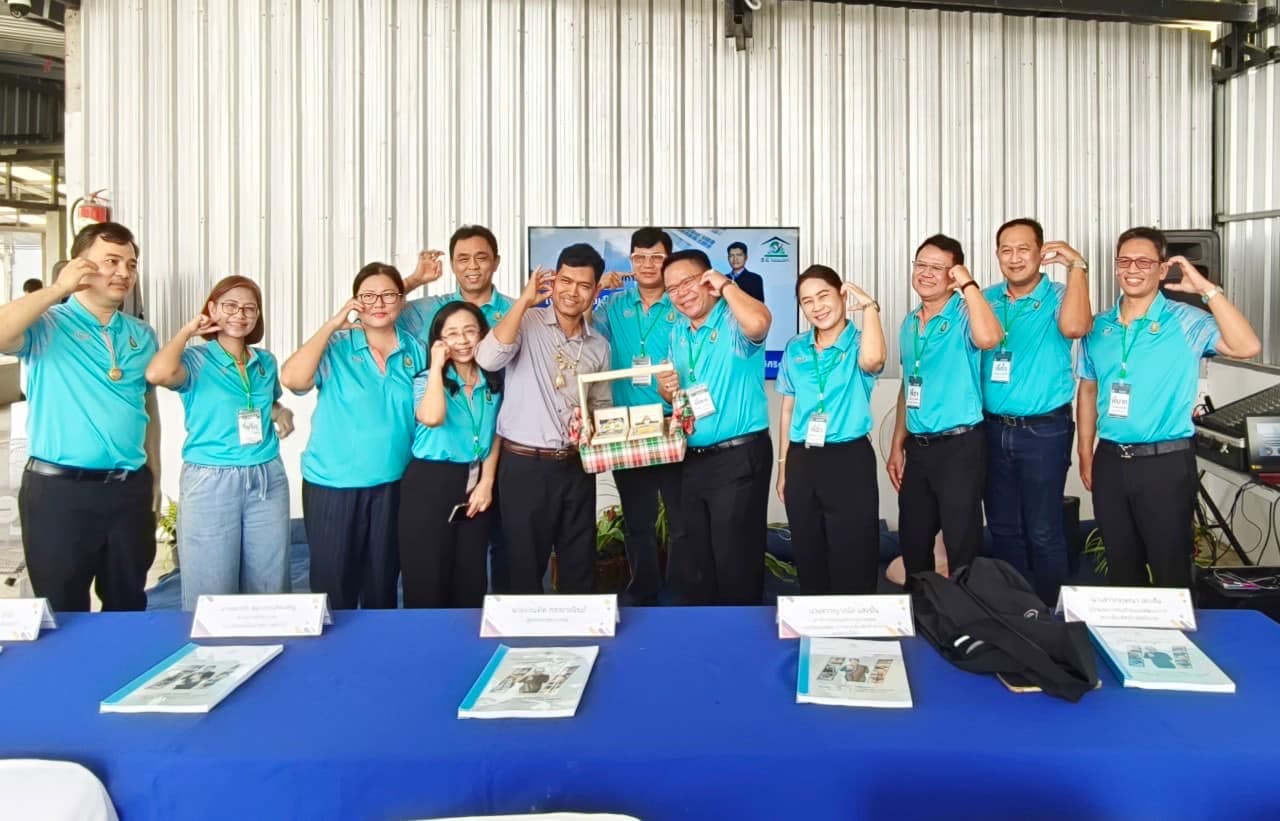 เข้าร่วมต้อนรับ คณะทำงานคัดเลือกเกษตรกรดีเด่น ประเภทอาชีพเพาะเลี้ยงสัตว์น้ำสวยงามและพรรณไม้น้ำ ระดับประเทศ..คลิก