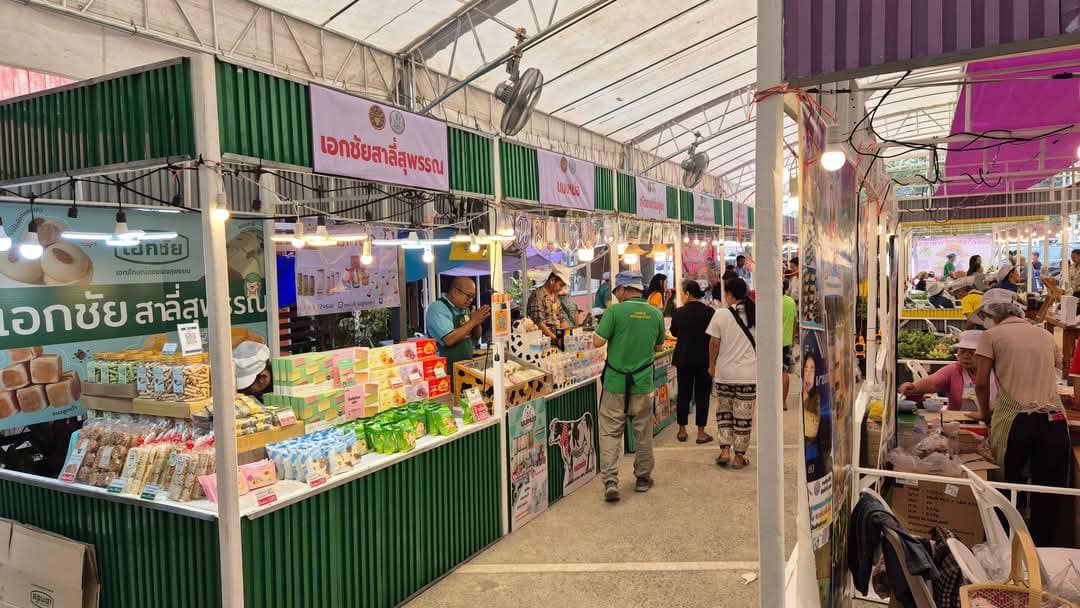 ร่วมพิธีเปิดงานจำหน่ายของดีและสินค้าเกษตรปลอดภัย ซึ่งจัดโดยสำนักงานเกษตรจังหวัดราชบุรี ร่วมกับกลุ่มจังหวัดภาคกลางตอนล่าง 1 ภายใต้แนวคิด “มหกรรมสินค้าเกษตรปลอดภัย @ราชบุรีเมืองเกษตรสีเขียว”..คลิก