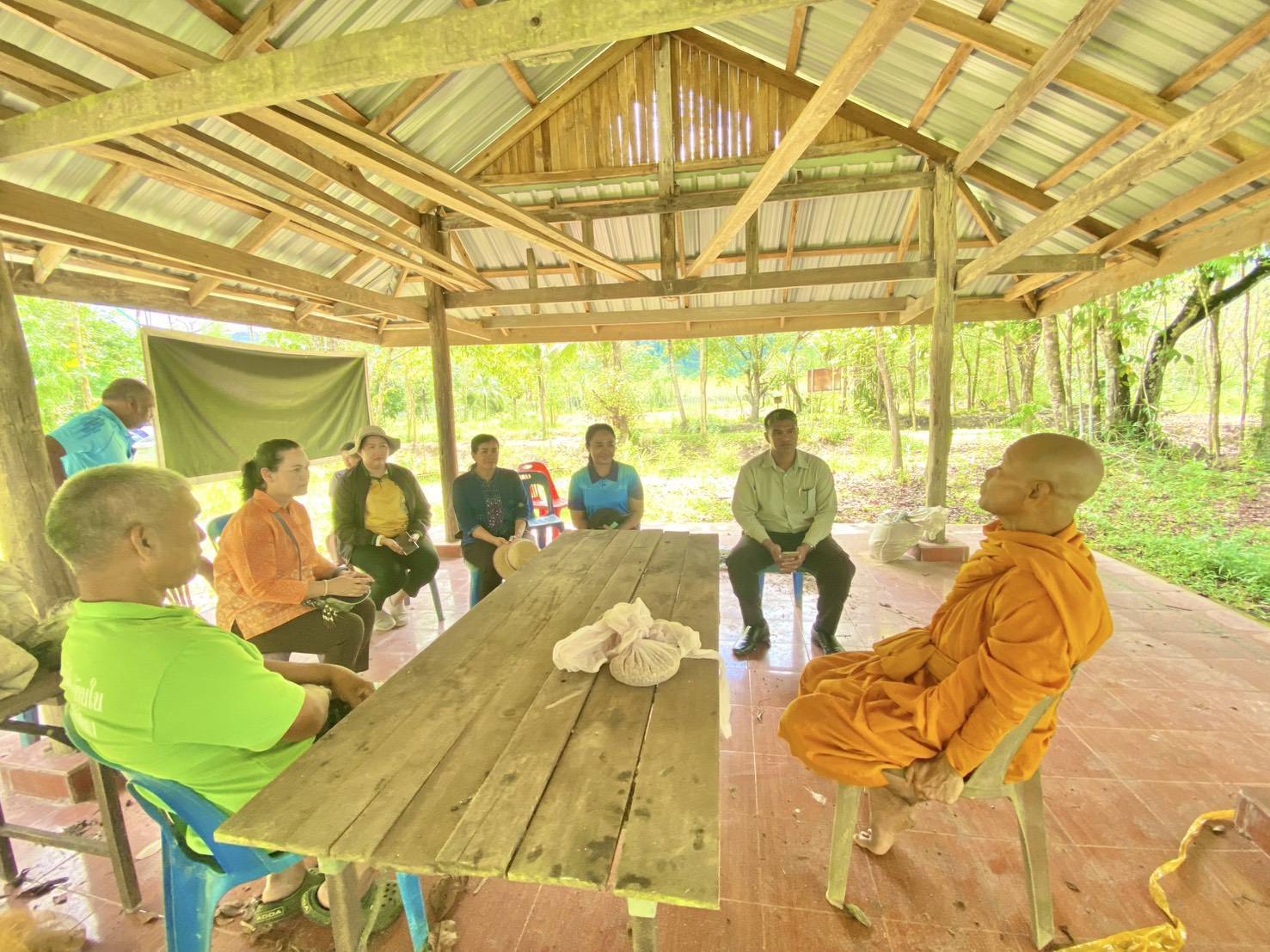 ประมงอำเภอตะโหมด ลงพื้นที่วางแผนให้การสนับสนุนการพัฒนาแปลงศูนย์เรียนรู้ “โคก หนอง นา” บ้านป่าพงศ์ หมู่ที่ 9 ตำบลตะโหมด และร่วมกันหว่านปอเทืองสร้างปุ๋ย ปรุงดิน  เพื่อไถกลบเป็นปุ๋ยพืชสด เพิ่มธาตุอาหารในดิน..คลิก