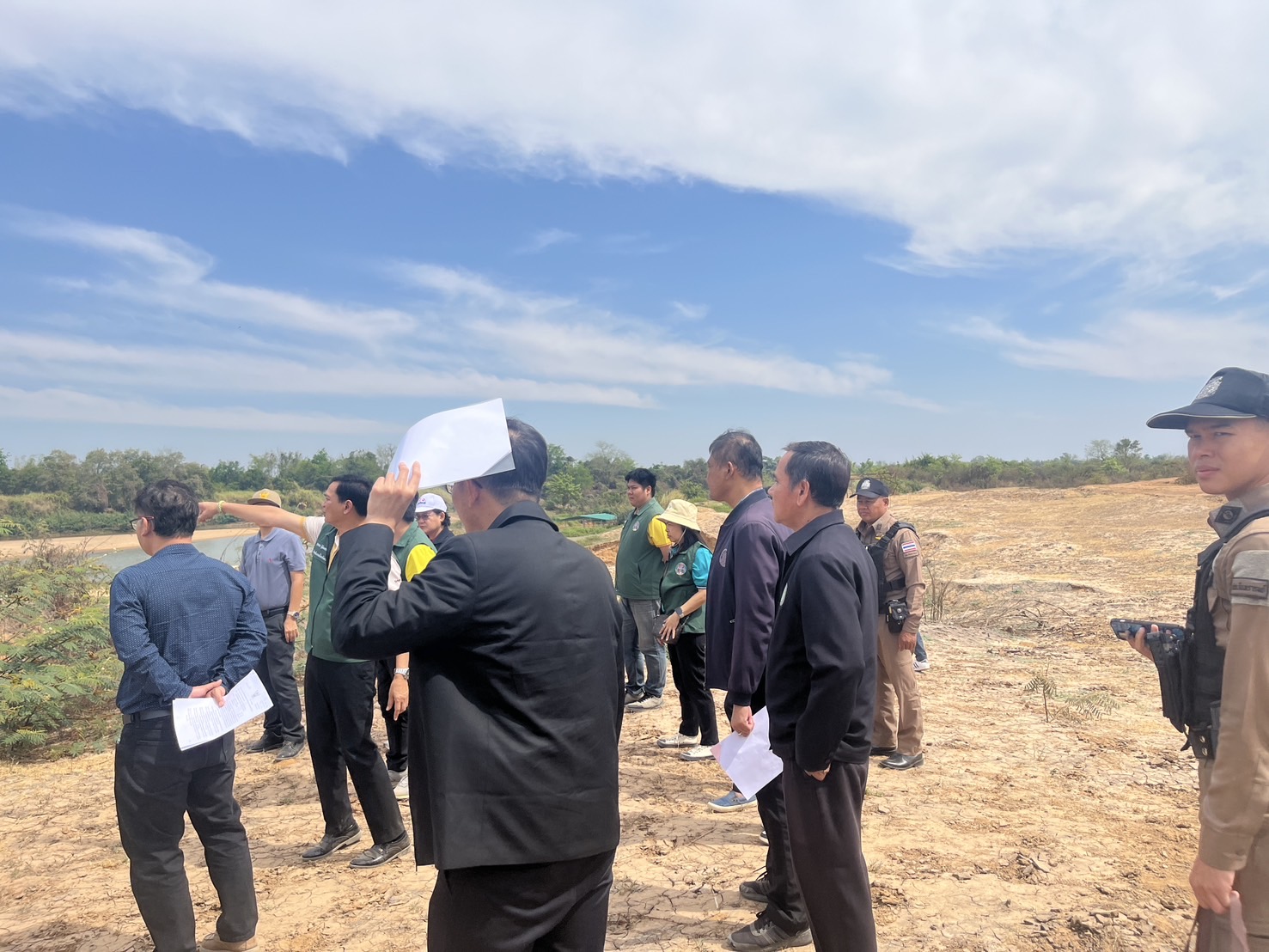 “ประมงศรีสะเกษ ร่วมลงพื้นที่ตรวจสอบและประชุมคณะอนุกรรมการพิจารณาอนุญาตให้ดูดทราย ประจำจังหวัดศรีสะเกษ”..คลิก