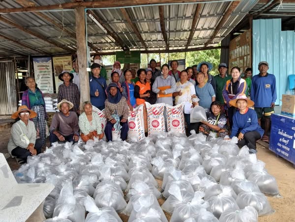 ลงพื้นที่ส่งเสริมองค์ความรู้ และมอบปัจจัยการผลิตโครงการพัฒนาเกษตรกรรมยั่งยืน กิจกรรมพัฒนาเกษตรทฤษฎีใหม่ ปีงบประมาณ 2568  อำเภอปรางค์กู่..คลิก