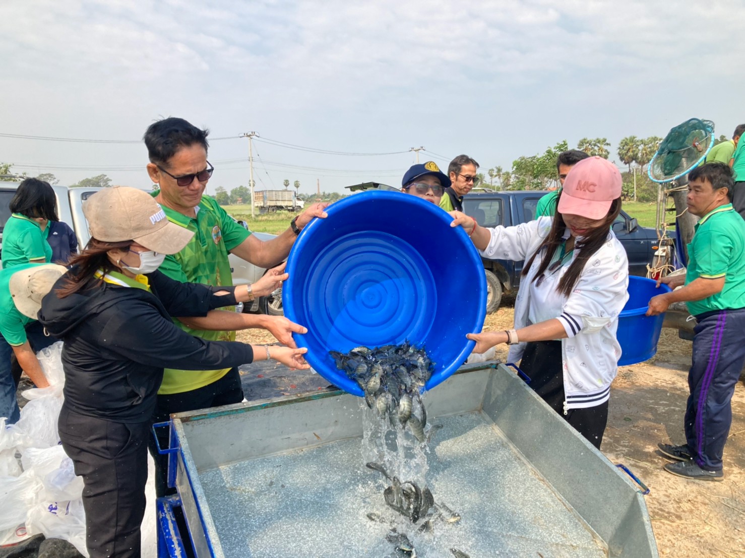 ร่วมปล่อยพันธุ์สัตว์น้ำเศรษฐกิจ 6 ชนิด ณ หนองหลวงและหนองอีล้ำ ในพื้นที่อำเภอโพธิ์ทอง