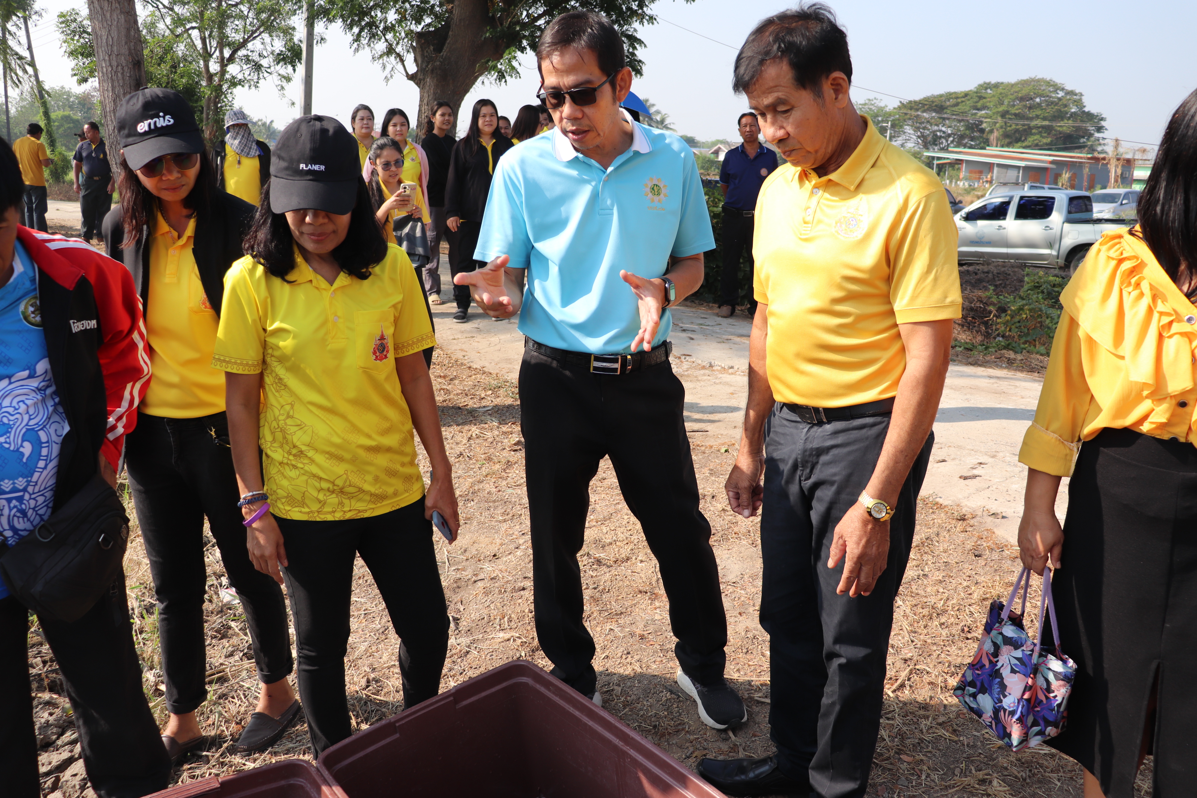 ร่วมปล่อยพันธุ์สัตว์น้ำเศรษฐกิจ 6 ชนิด ณ บึงคลองแพและบึงบ้านเชียง ในพื้นที่อำเภอสามโก้