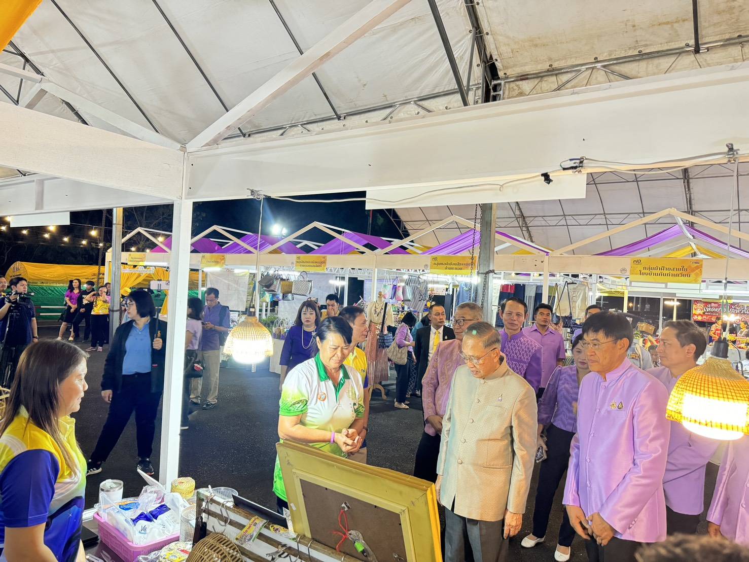 ประมงอุบลฯ ร่วมต้อนรับองค์มนตรี ในงานเดิน-วิ่ง เทิดพระเกียรติ 70 พรรษา เจ้าฟ้าสิรินธร Night Run..คลิก