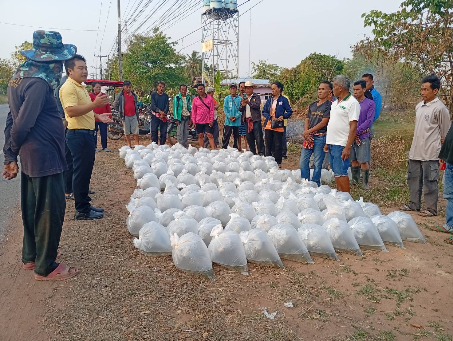 ส่งมอบพันธุ์สัตว์น้ำโครงการเพิ่มประสิทธิภาพการเกษตรมูลค่าสูง สู่เกษตรนวัตกรรมชั้นสูง กิจกรรม ส่งเสริมการเพิ่มผลผลิตสัตว์น้ำในแหล่งน้ำชุมชน ปีงบประมาณ 2568         
