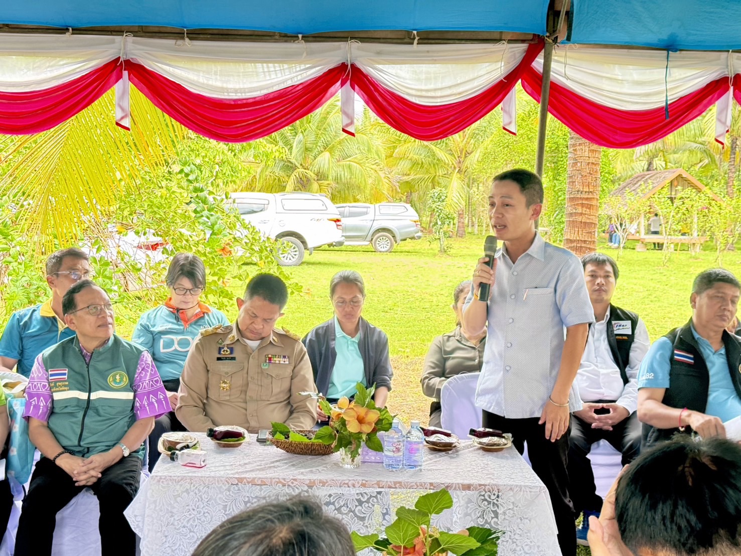 ประมงจังหวัดพัทลุง พร้อมด้วย เจ้าพนักงานประมงปฎิบัติงาน  รับผิดชอบอำเภอป่าพะยอม ลงพื้นที่ร่วมต้อนรับ คณะกรรมาธิการการเกษตรและสหกรณ์ วุฒิสภา  ที่มีกำหนดการเดินทางศึกษาดูงาน การบริหารจัดการหนี้สินครัวเรือนเกษตรกรไทย ณ สวนบุญธรรม หมู่ที่ 2 ตำบลลานข่อย  อำเภอป่าพะยอม จังหวัดพัทลุง..คลิก