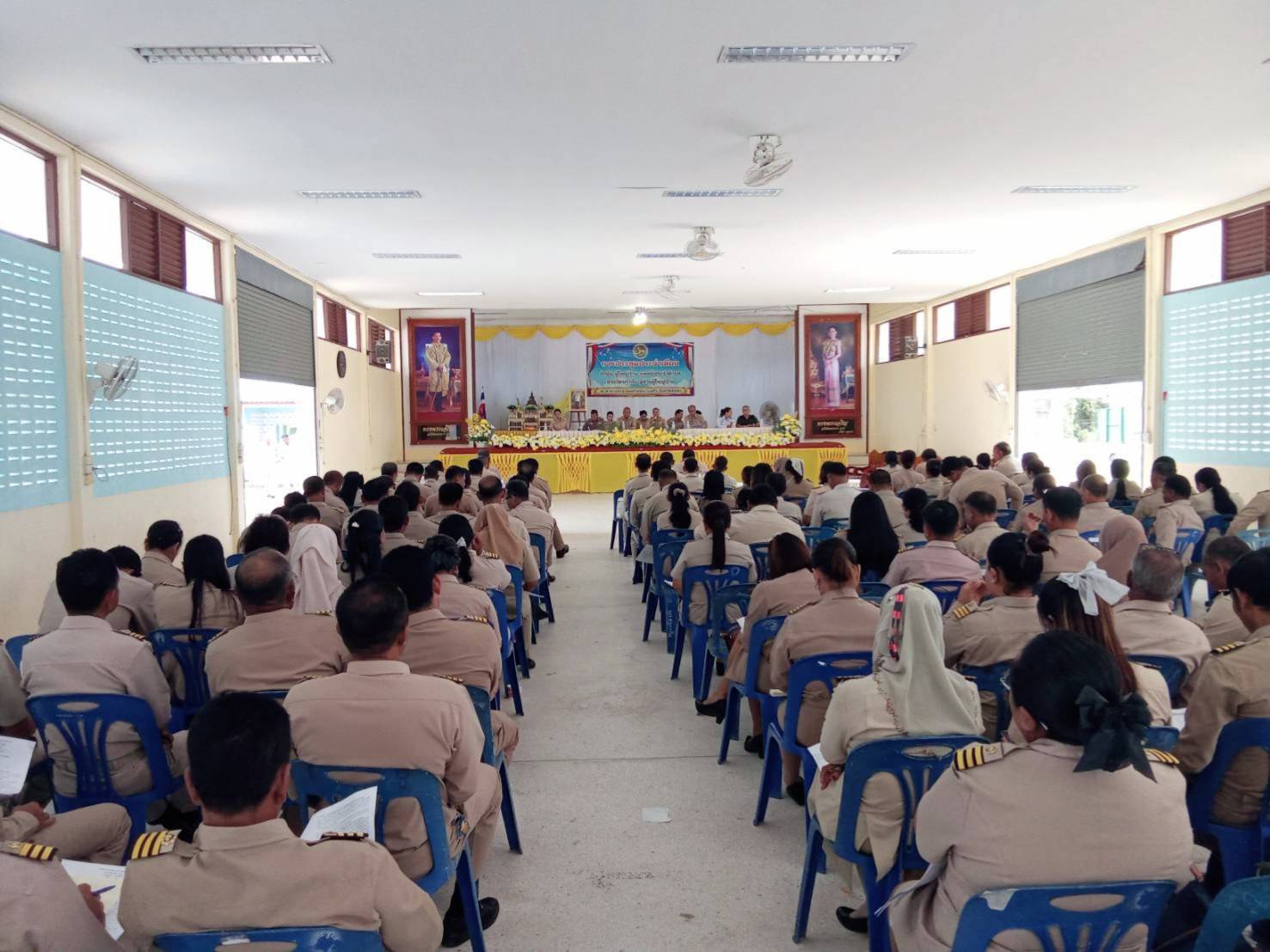 ประมงอำเภอบางแก้ว เข้าร่วมประชุมกำนัน ผู้ใหญ่บ้าน ประจำเดือนเมษายน 2568 โดยได้ประชาสัมพันธ์ความผิดตามพระราชกำหนดการประมง พ.ศ 2558 และที่แก้ไขเพิ่มเติม เพื่อสร้างการรับรู้เกี่ยวกับการลักลอบใช้เครื่องมือประมง  และลักษณะวิธีการทำการประมงที่ผิดกฎหมายของจังหวัดพัทลุง..คลิก