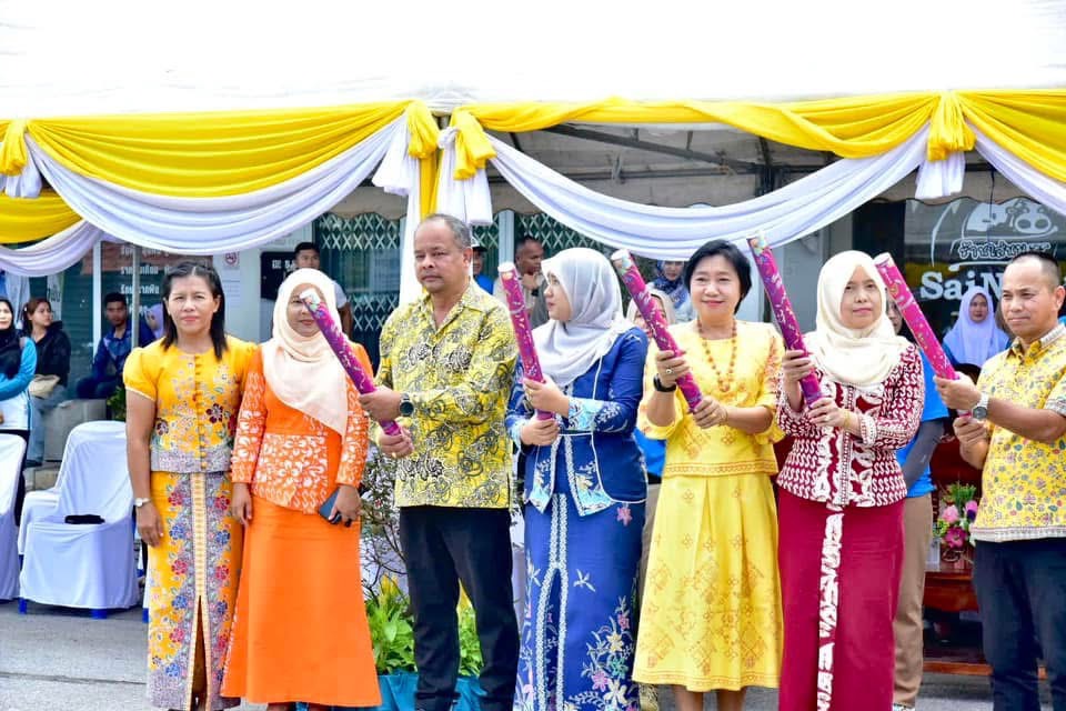 ร่วมพิธีเปิดงานสมโภชหลักเมืองและงานกาชาดจังหวัดยะลา..คลิก