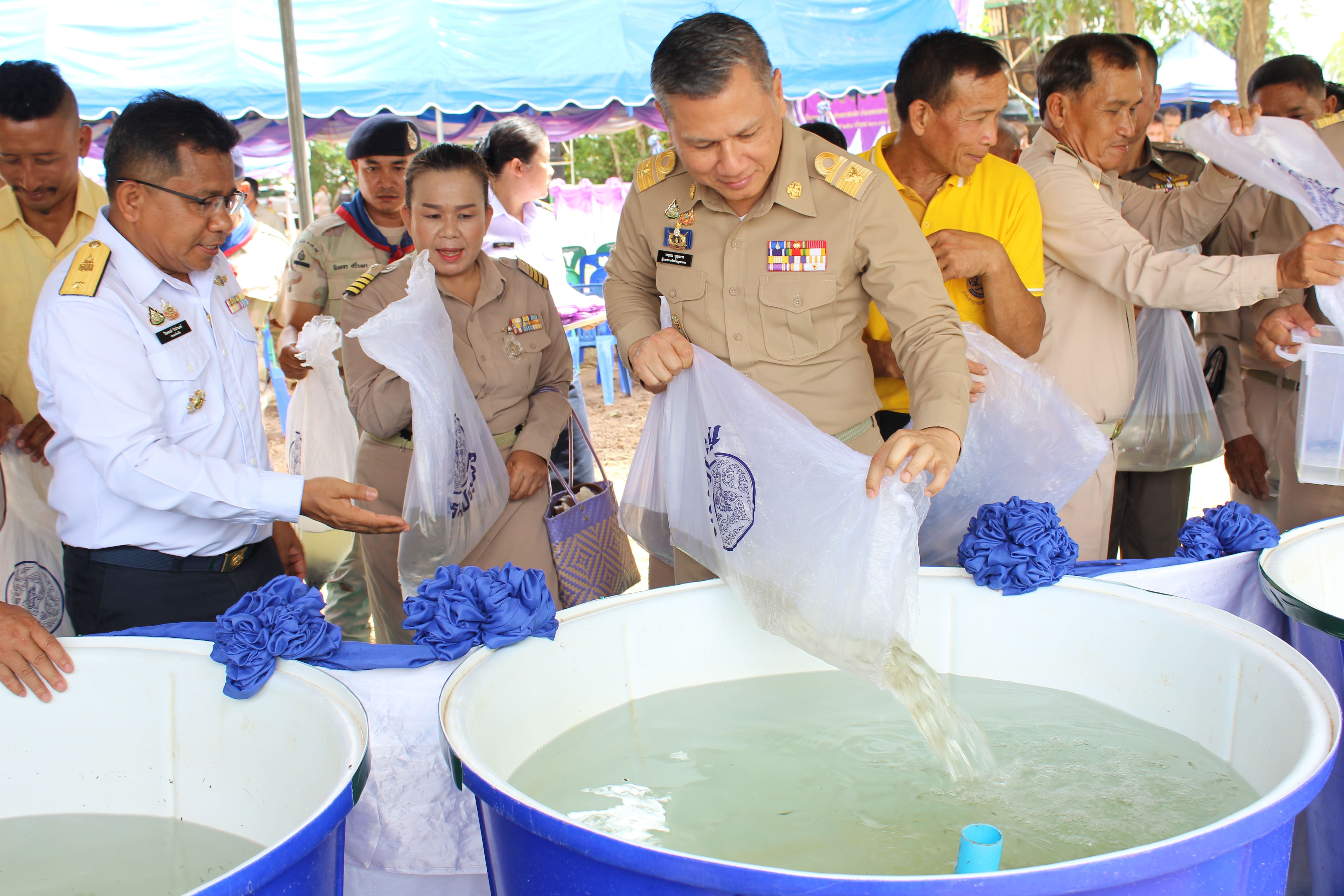 พิธีปล่อยพันธุ์สัตว์น้ำเฉลิมพระชนมพรรษา สมเด็จพระนางเจ้าสุทิดา พัชรสุธาพิมลลักษณ พระบรมราชินี 