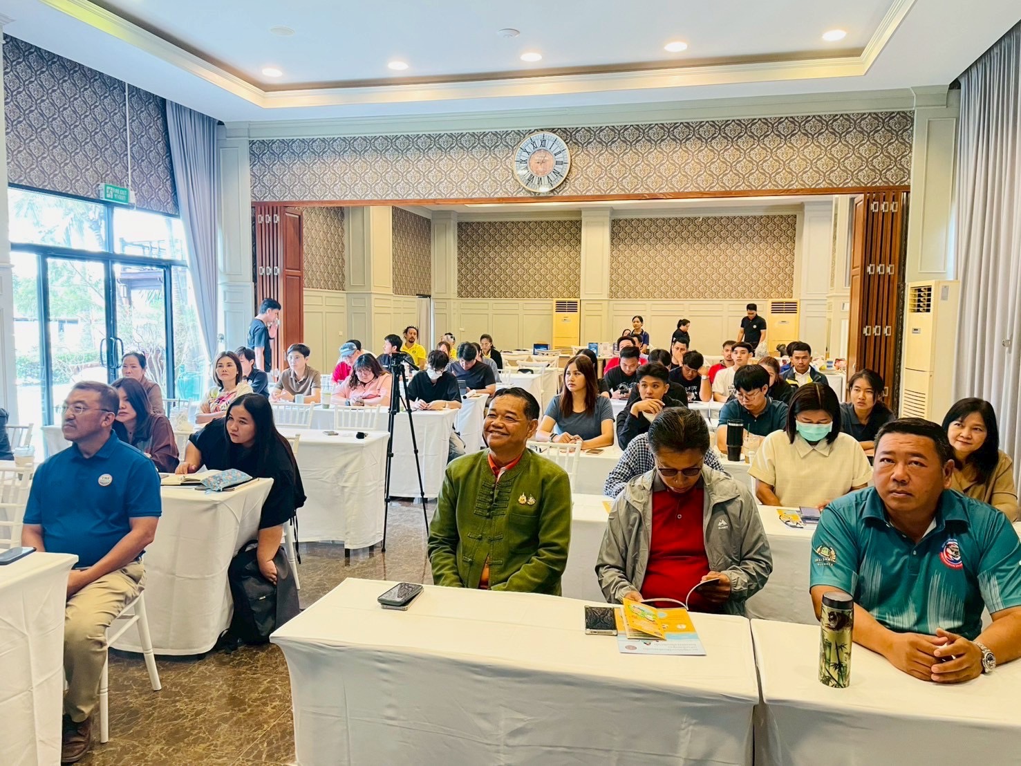 ประชุมชี้แจง การแก้ไขปัญหาโรคกุ้งทะเล (Mobile Clinic) พื้นที่จังหวัดเพชรบุรี..คลิก