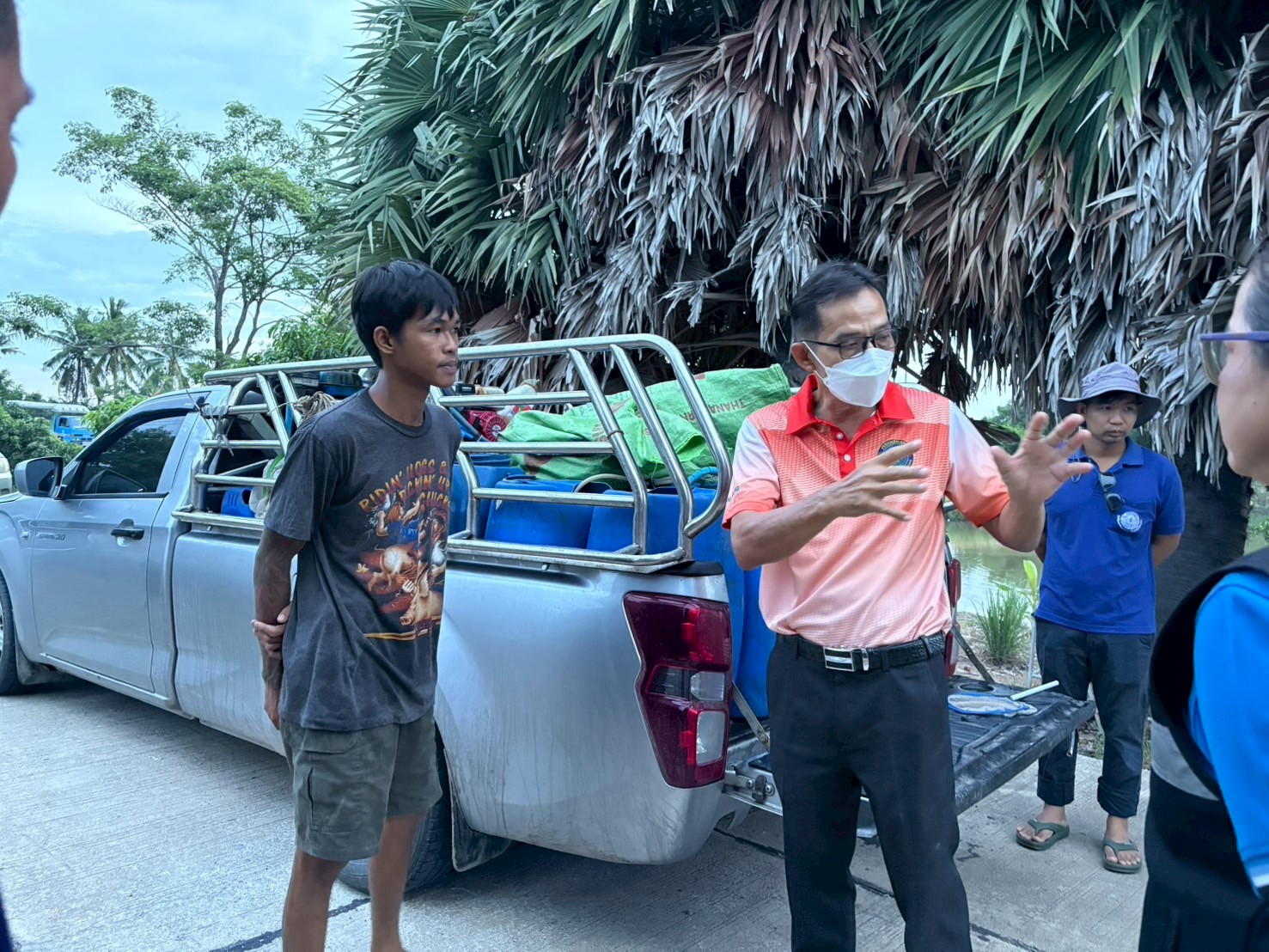 ร่วมปล่อยพันธุ์สัตว์น้ำเศรษฐกิจ พันธุ์กุ้งก้ามกรามชดเชย ณ บึงห้วยคล้า ในพื้นที่อำเภอวิเศษชาญ หนองลาดใหญ่และหนองคชบาล ในพื้นที่อำเภอไชโย จังหวัดอ่างทอง