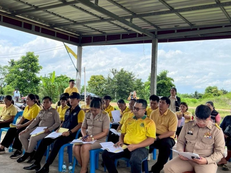 ร่วมรับฟังปัญหาของประชาชนในพื้นที่และร่วมหาทางช่วยเหลือแก้ไขปัญหาให้กับประชาชน