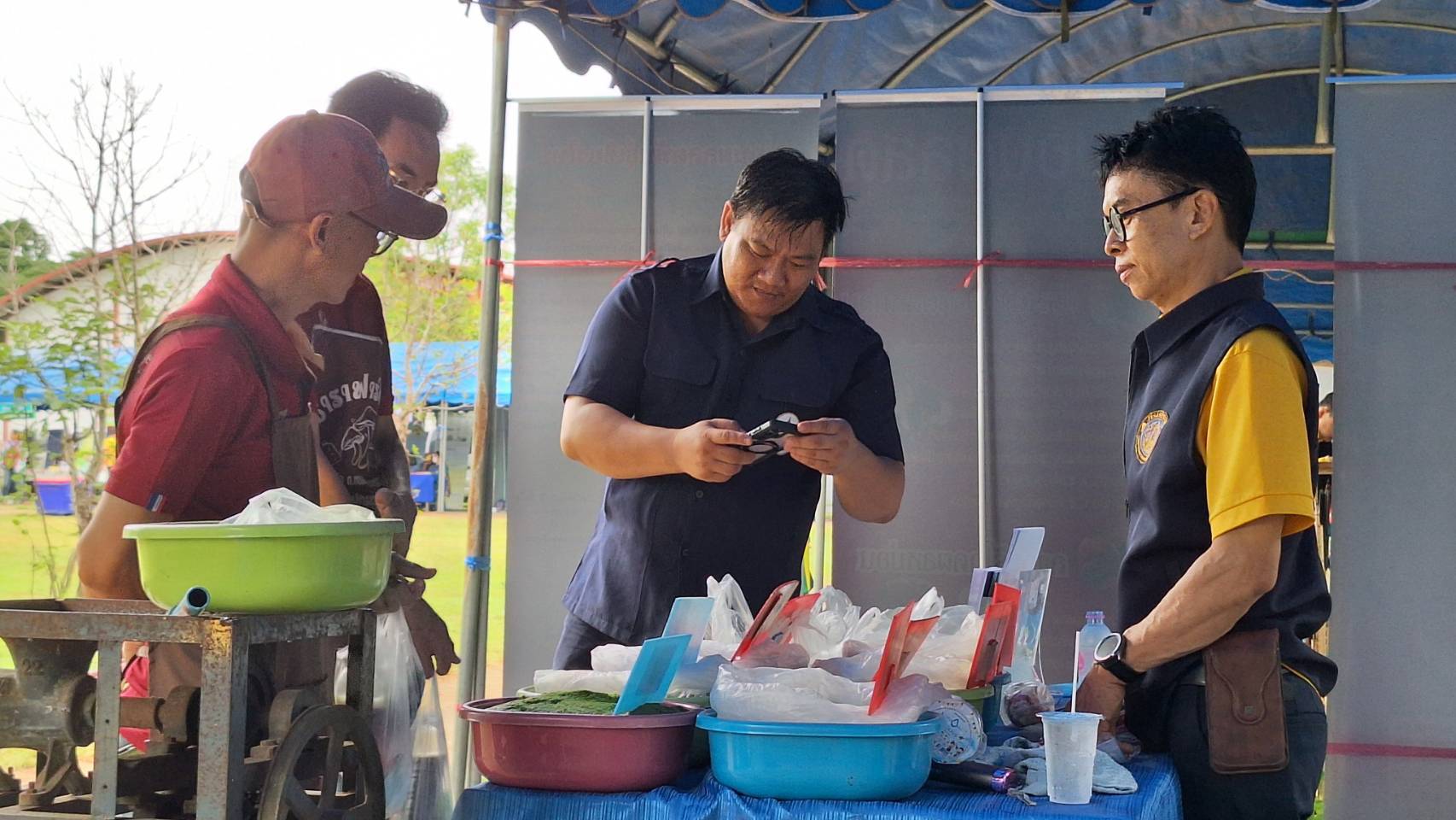 ประมงอุบลฯ ร่วมให้บริการคลินิกเกษตรเคลื่อนที่ในพระราชนุเคราะห์ ครั้งที่ 4 ณ บริเวณที่ว่าการอำเภอเขมราฐ อำเภอเขมราฐ จังหวัดอุบลราชธานี