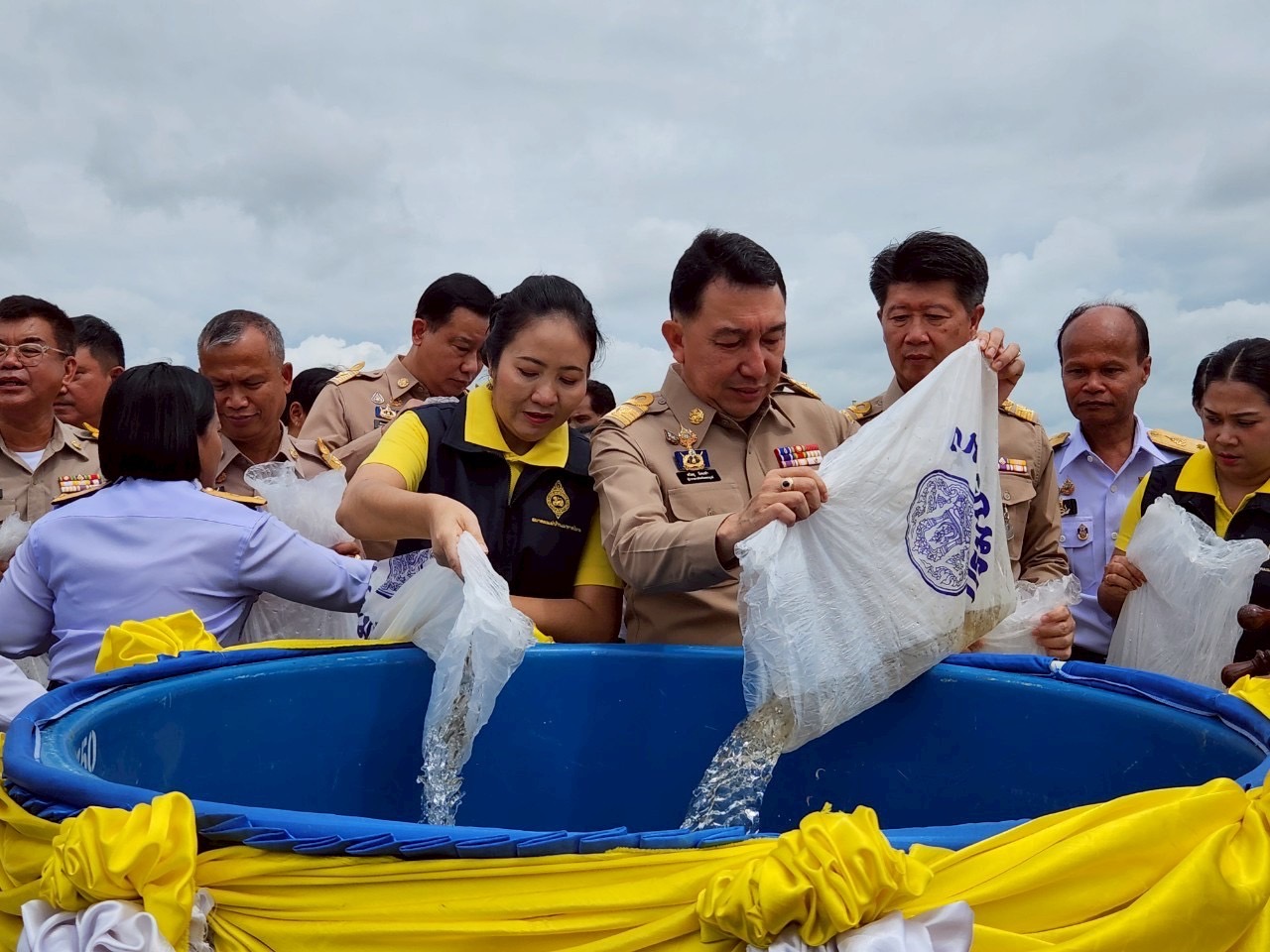 จังหวัดเพชรบูรณ์ ปล่อยพันธุ์สัตว์น้ำเฉลิมพระเกียรติ 200,073 ตัว เนื่องในโอกาสวันเฉลิมพระชนมพรรษา พระบาทสมเด็จพระปรเมนทรรามาธิบดี ศรีสินทรมหาวชิราลงกรณ พระวชิรเกล้าเจ้าอยู่หัว 28 กรกฎาคม 2568..คลิก