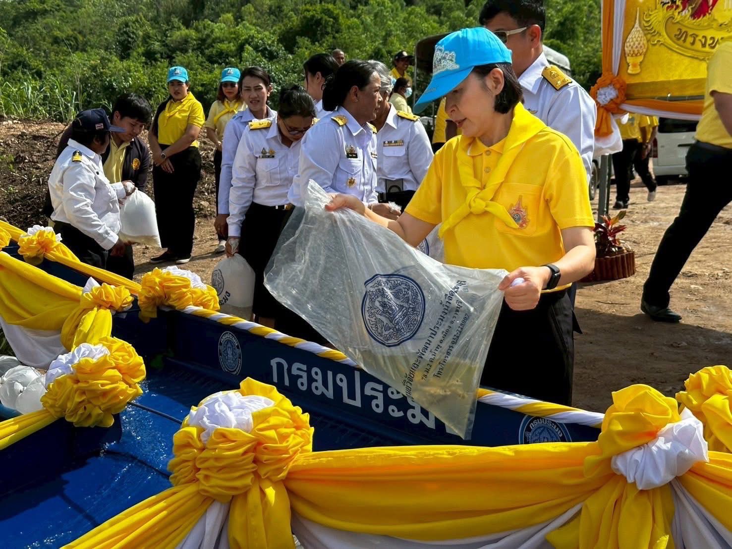 ร่วมจัดพิธีปล่อยพันธุ์สัตว์น้ำและกิจกรรมจิตอาสาเนื่องในวันเฉลิมพระชนมพรรษาพระบาทสมเด็จพระปรเมนทรรามาธิบดีศรีสินทรมหาวชิราลงกรณ พระวชิรเกล้าเจ้าอยู่หัว..คลิก