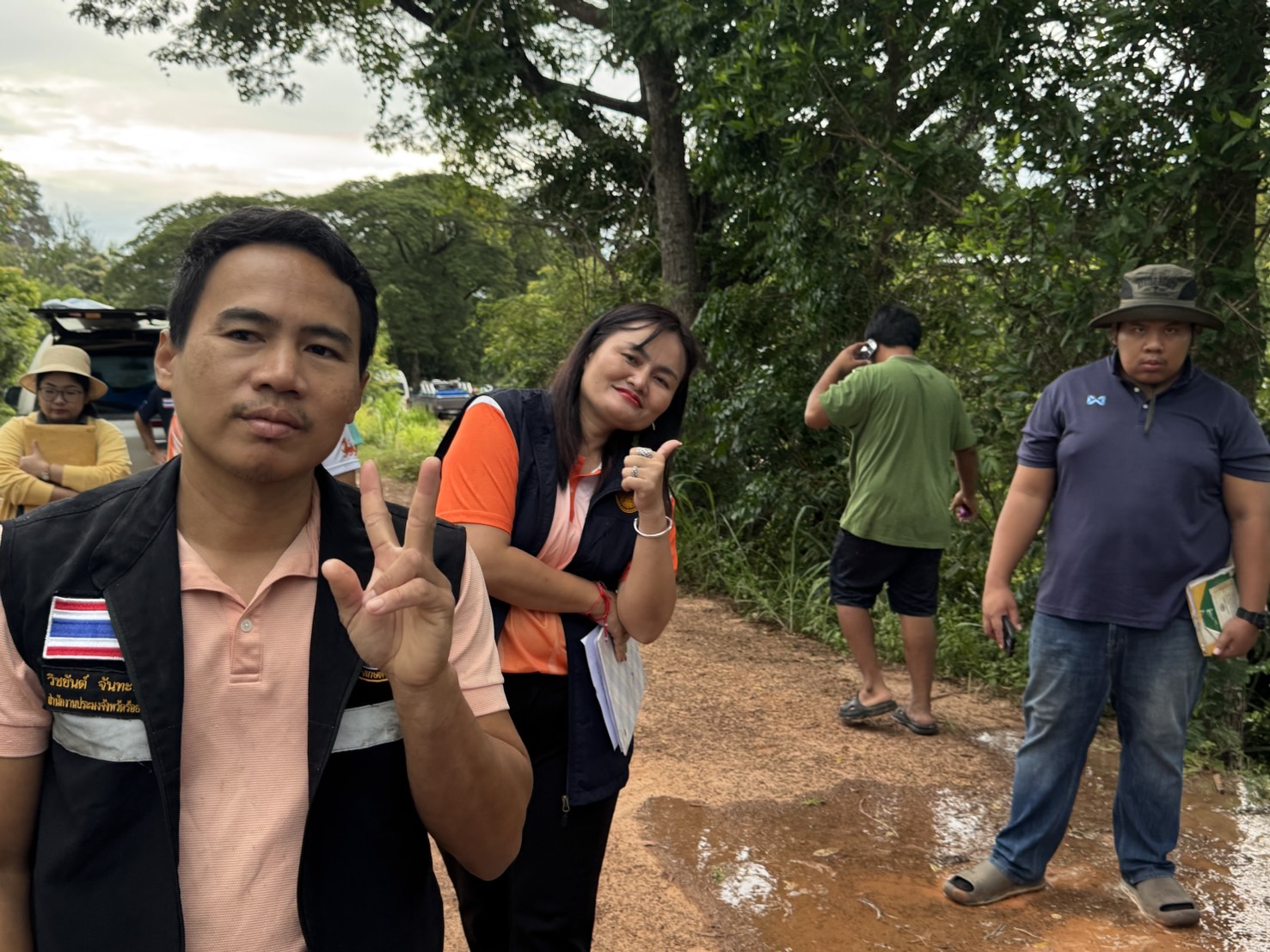 ปล่อยพันธุ์สัตว์น้ำ(กุ้งก้ามกราม) ในโครงการบริหารจัดการทรัพยากรประมงกิจกรรมบริหารจัดการทรัพยากรประมงน้ำจืดการเพิ่มผลผลิตสัตว์น้ำในแหล่งน้ำชุมชน เพื่อเพิ่มรายได้และลดค่าครองชีพของประชาชนประจำปีงบประมาณ 2568 จำนวน 12 แหล่งน้ำ..คลิก