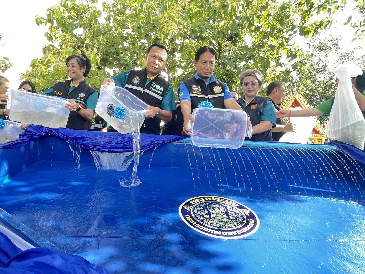 ร่วมต้อนรับการตรวจราชการในพื้นที่จังหวัดร้อยเอ็ด ของนายอัครา พรหมเผ่า รัฐมนตรีช่วยว่าการกระทรวงเกษตรและสหกรณ์