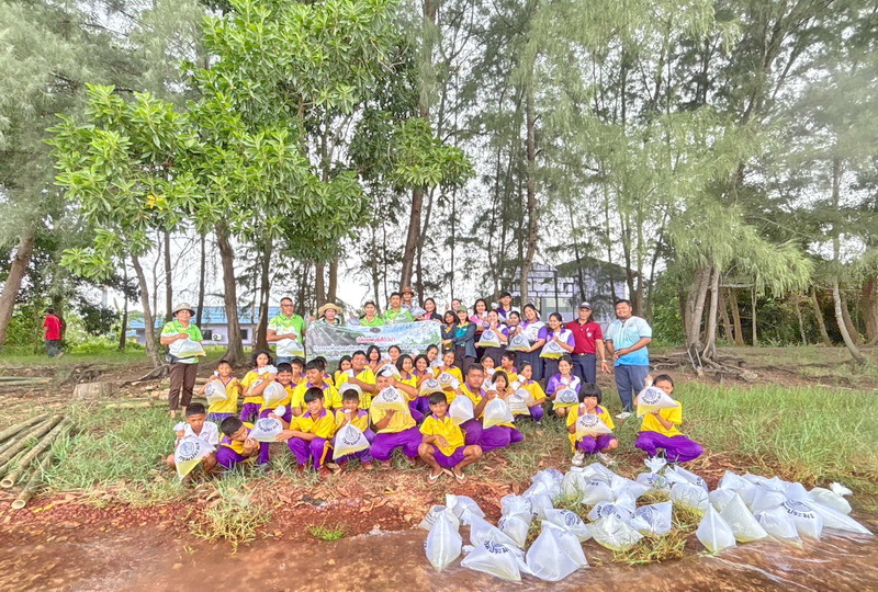 ร่วมปล่อยพันธุ์กุ้งก้ามกราม ลงสู่ทะเลสาบสงขลา อ.ปากพะยูน จ.พัทลุง..คลิก