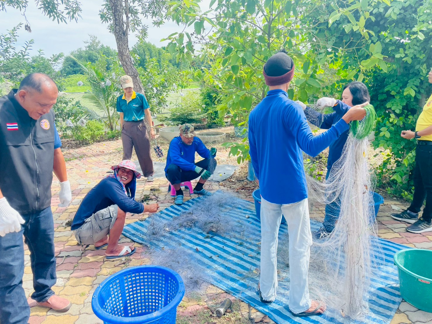 จัดกิจกรรมลงแขกลงคลองกำจัดปลาหมอคางดำในแหล่งน้ำพื้นที่จังหวัดเพชรบุรี