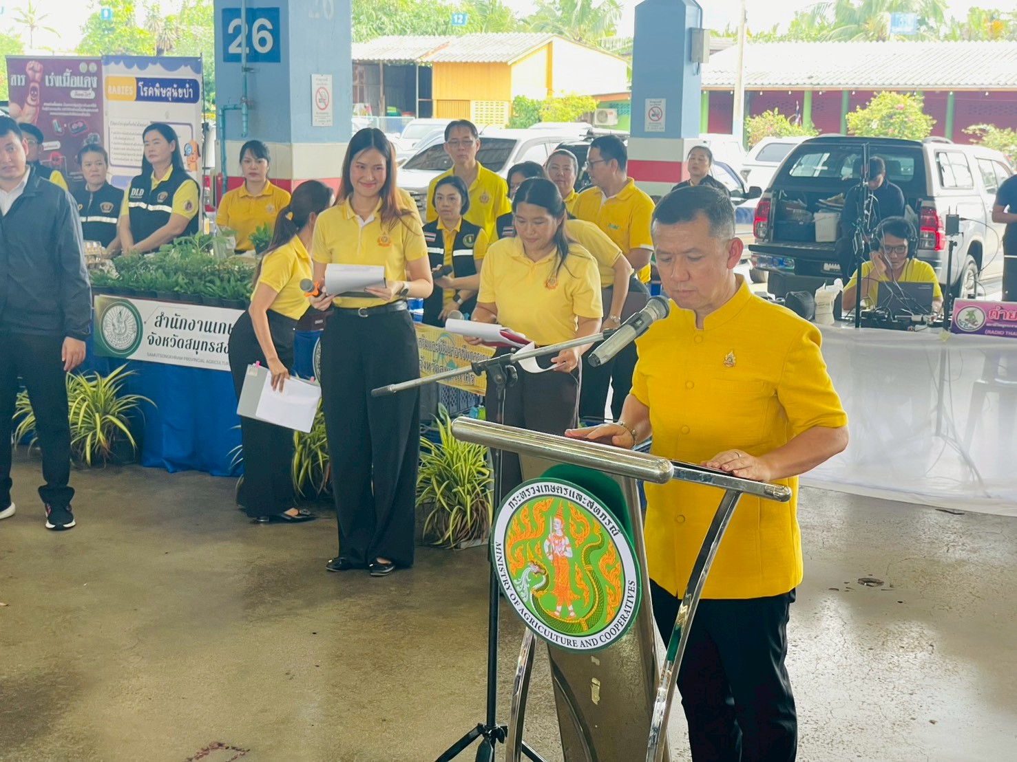 ร้อยเอกธรรมนัส พรหมเผ่า รองนายกรัฐมนตรีและรัฐมนตรีว่าการกระทรวงเกษตรและสหกรณ์พร้อมคณะลงพื้นที่ปฏิบัติราชการ