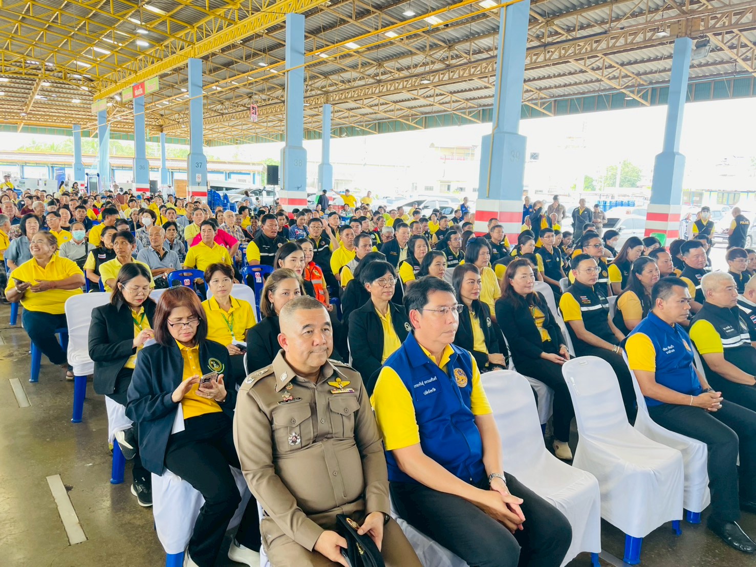 ร้อยเอกธรรมนัส พรหมเผ่า รองนายกรัฐมนตรีและรัฐมนตรีว่าการกระทรวงเกษตรและสหกรณ์พร้อมคณะลงพื้นที่ปฏิบัติราชการ..คลิก