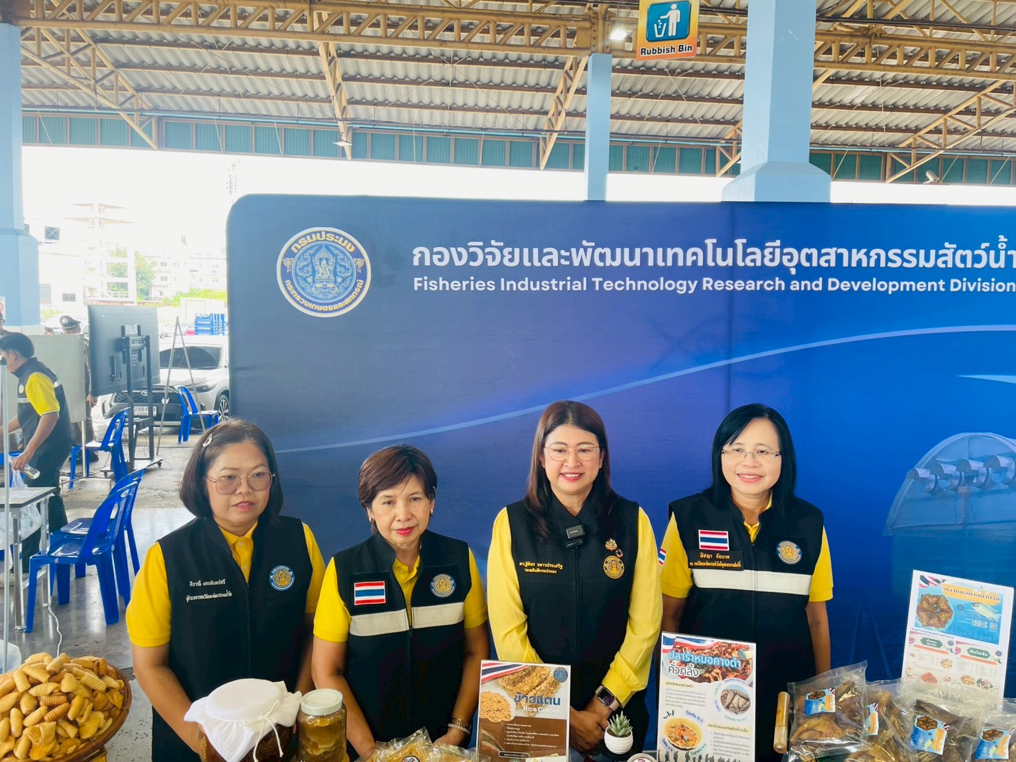 ร้อยเอกธรรมนัส พรหมเผ่า รองนายกรัฐมนตรีและรัฐมนตรีว่าการกระทรวงเกษตรและสหกรณ์พร้อมคณะลงพื้นที่ปฏิบัติราชการ