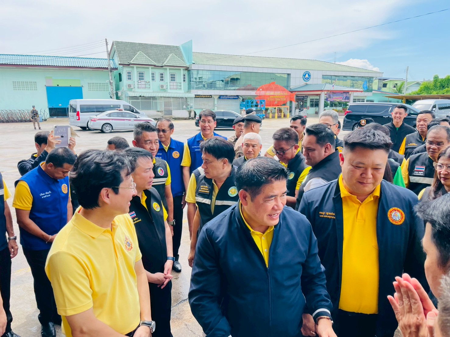 ร้อยเอกธรรมนัส พรหมเผ่า รองนายกรัฐมนตรีและรัฐมนตรีว่าการกระทรวงเกษตรและสหกรณ์พร้อมคณะลงพื้นที่ปฏิบัติราชการ