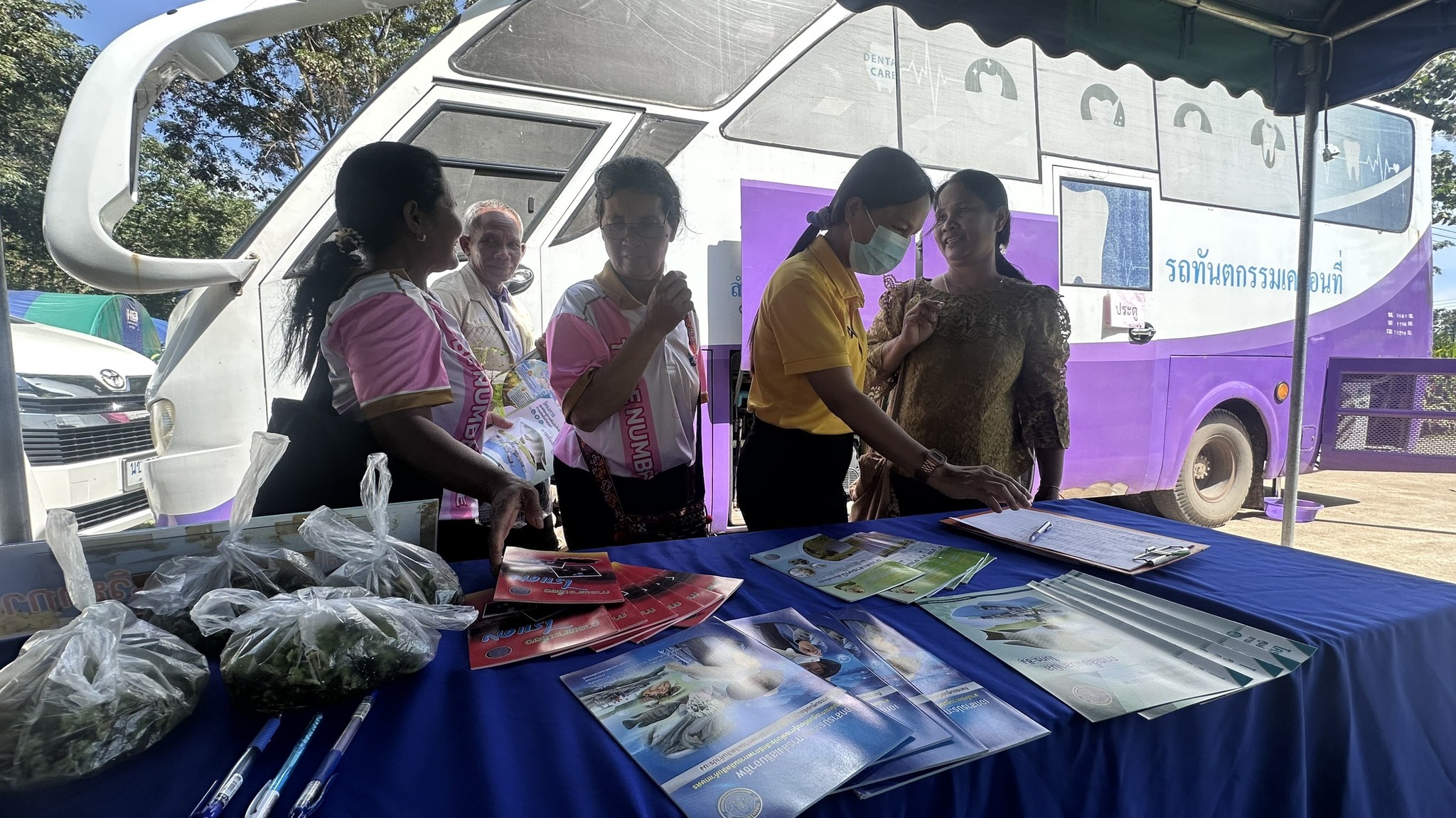 “สำนักงานประมงศรีสะเกษ ร่วมออกหน่วยแพทย์เคลื่อนที่ให้บริการประชาชนในพื้นที่อำเภอขุนหาญ”