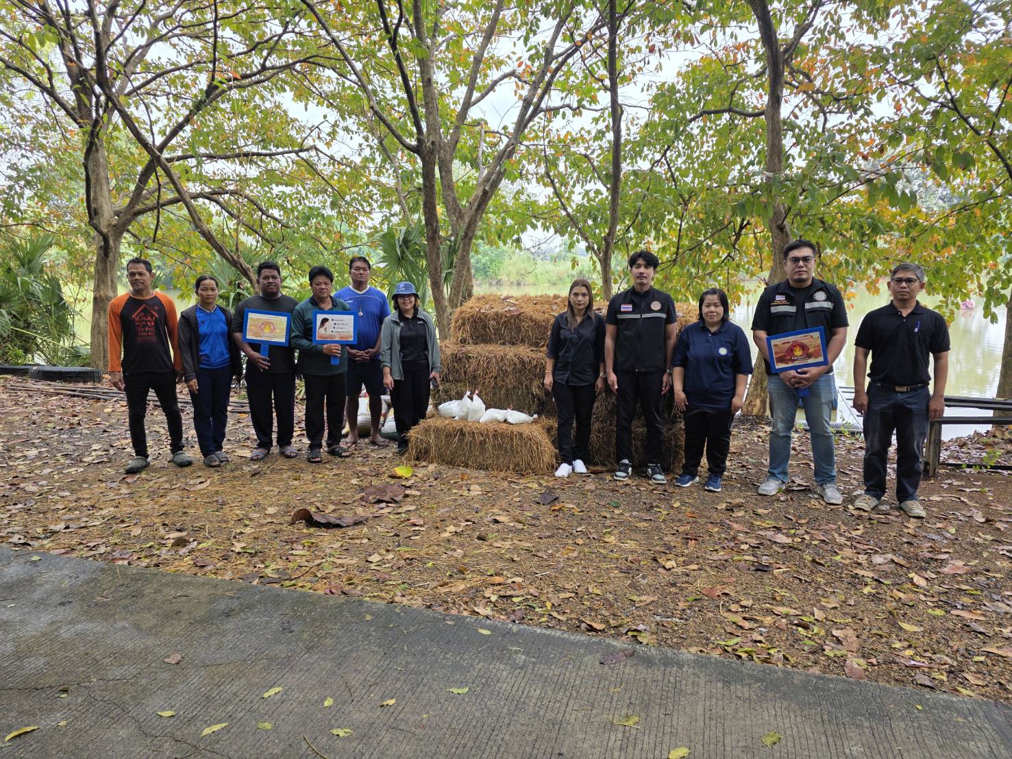 ศปจ.นครสวรรค์ เข้าร่วมตรวจติดตามการดำเนินงานโครงการสร้างความเข้มเเข็งกลุ่มการผลิตด้านการประมง ณ บึงหลวง ตำบลมหาโพธิ อำเภอเก้าเลี้ยว จังหวัดนครสวรรค์