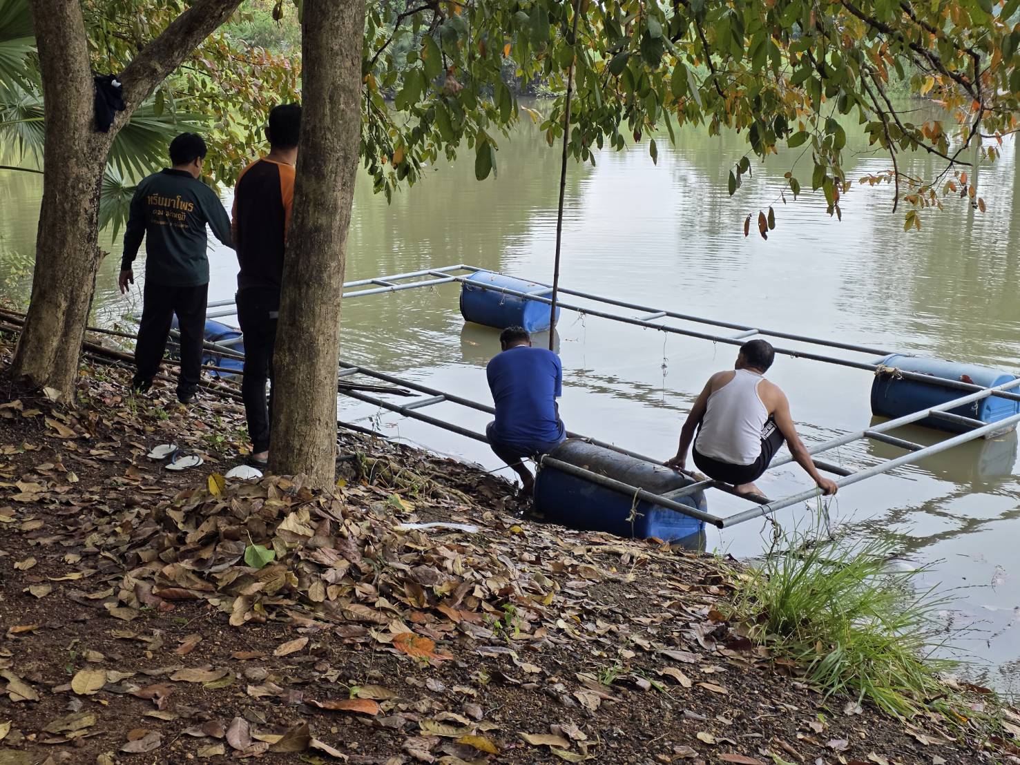 ศปจ.นครสวรรค์ เข้าร่วมตรวจติดตามการดำเนินงานโครงการสร้างความเข้มเเข็งกลุ่มการผลิตด้านการประมง ณ บึงหลวง ตำบลมหาโพธิ อำเภอเก้าเลี้ยว จังหวัดนครสวรรค์