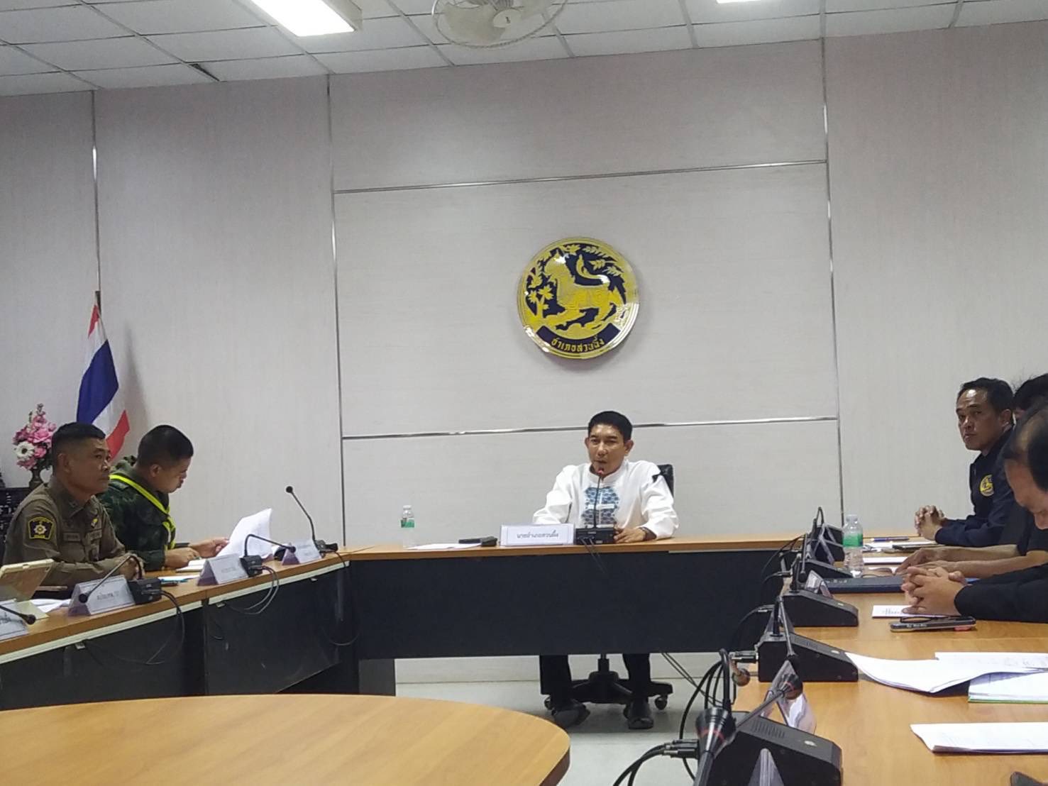 ร่วมประชุมการจัดกิจกรรมออกให้บริการประชาชนในโครงการปกป้องและเชิดชูสถาบันพระมหากษัตริย์และหน่วยบำบัดทุกข์บำรุงสุขสร้างรอยยิ้มให้ประชาชนจังหวัดราชบุรี (จังหวัดเคลื่อนที่)..คลิก