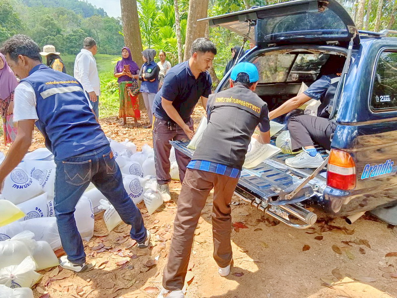 ร่วมปล่อยพันธุ์สัตว์น้ำ ลงสู่ฝายน้ำล้นบ้านในวัง อ.กงหรา จ.พัทลุง..คลิก