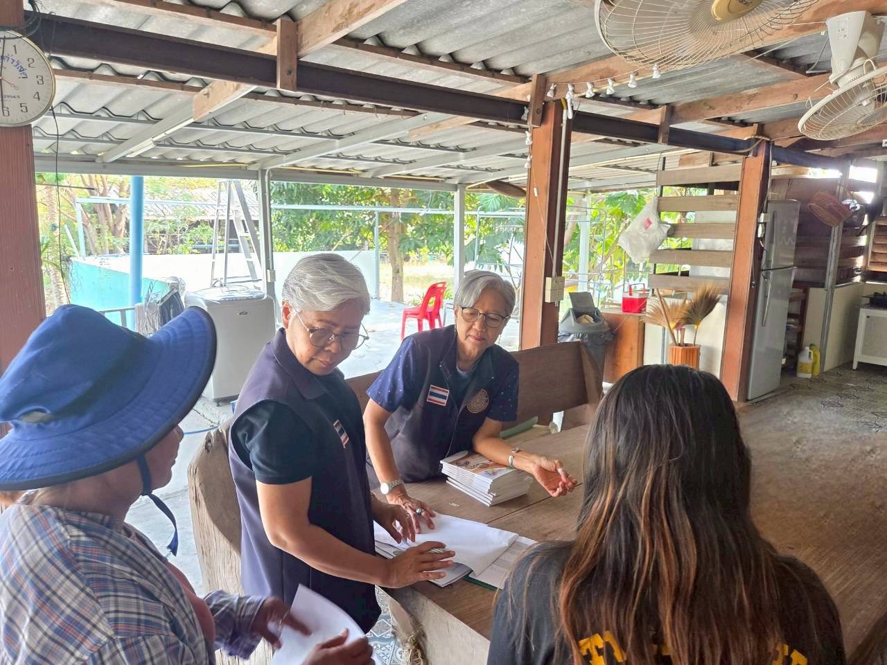 ลงพื้นที่ปฏิบัติงานโครงการศูนย์เรียนรู้การเพิ่มประสิทธิภาพการผลิตสินค้าเกษตร กิจกรรมถ่ายทอดเทคโนโลยีการผลิตด้านการประมง อำเภอโพธาราม..คลิก