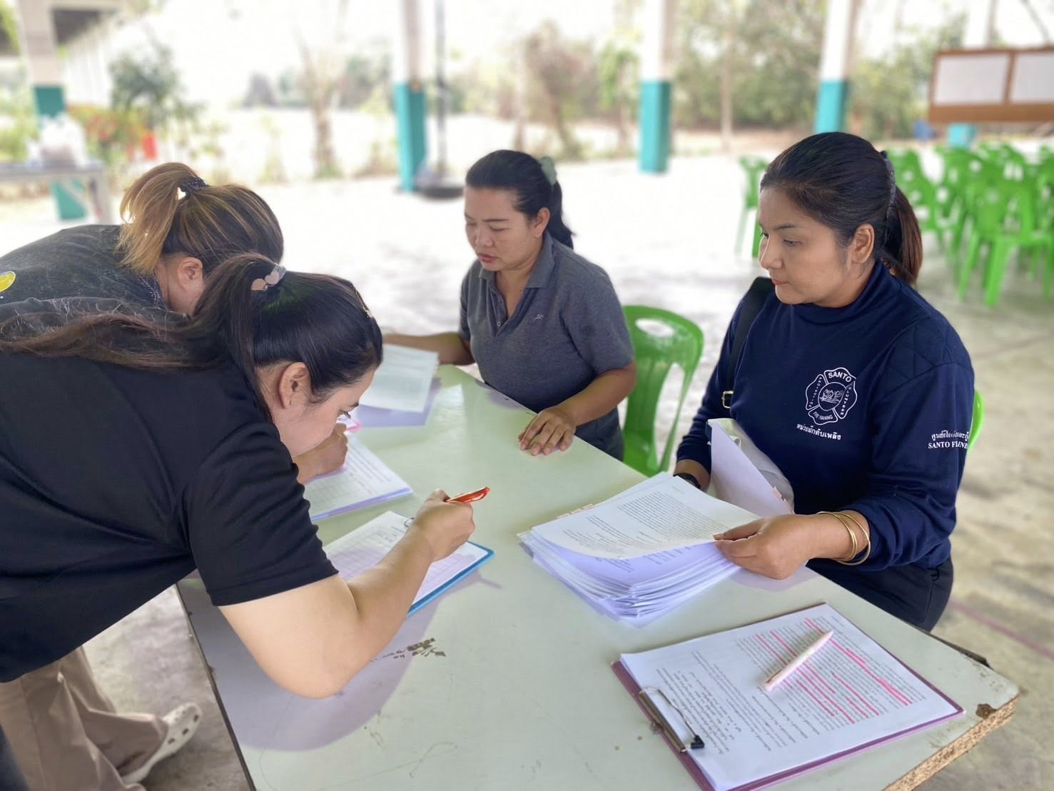 ร่วมจัดทำเวทีประชาคมรับฟังความคิดเห็นผู้มีส่วนได้ส่วนเสียในพื้นที่..คลิก