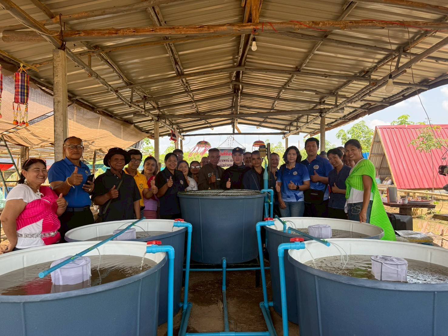 การสาธิตการเพาะพันธุ์ปลาตะเพียนขาวด้วยชุดเพาะฟักเคลื่อนที่