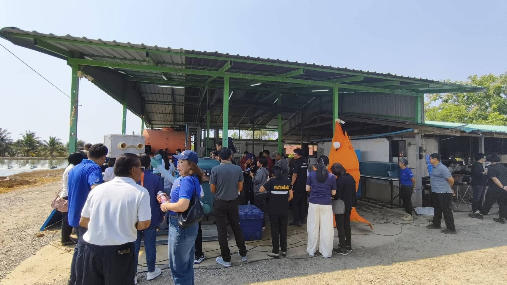 ร่วมจัดกิจกรรมแถลงข่าวและถ่ายทอดองค์ความรู้เกี่ยวกับนวัตกรรม “การขนส่งกุ้งก้ามกรามแบบมีชีวิตโดยไม่ใช้น้ำ”