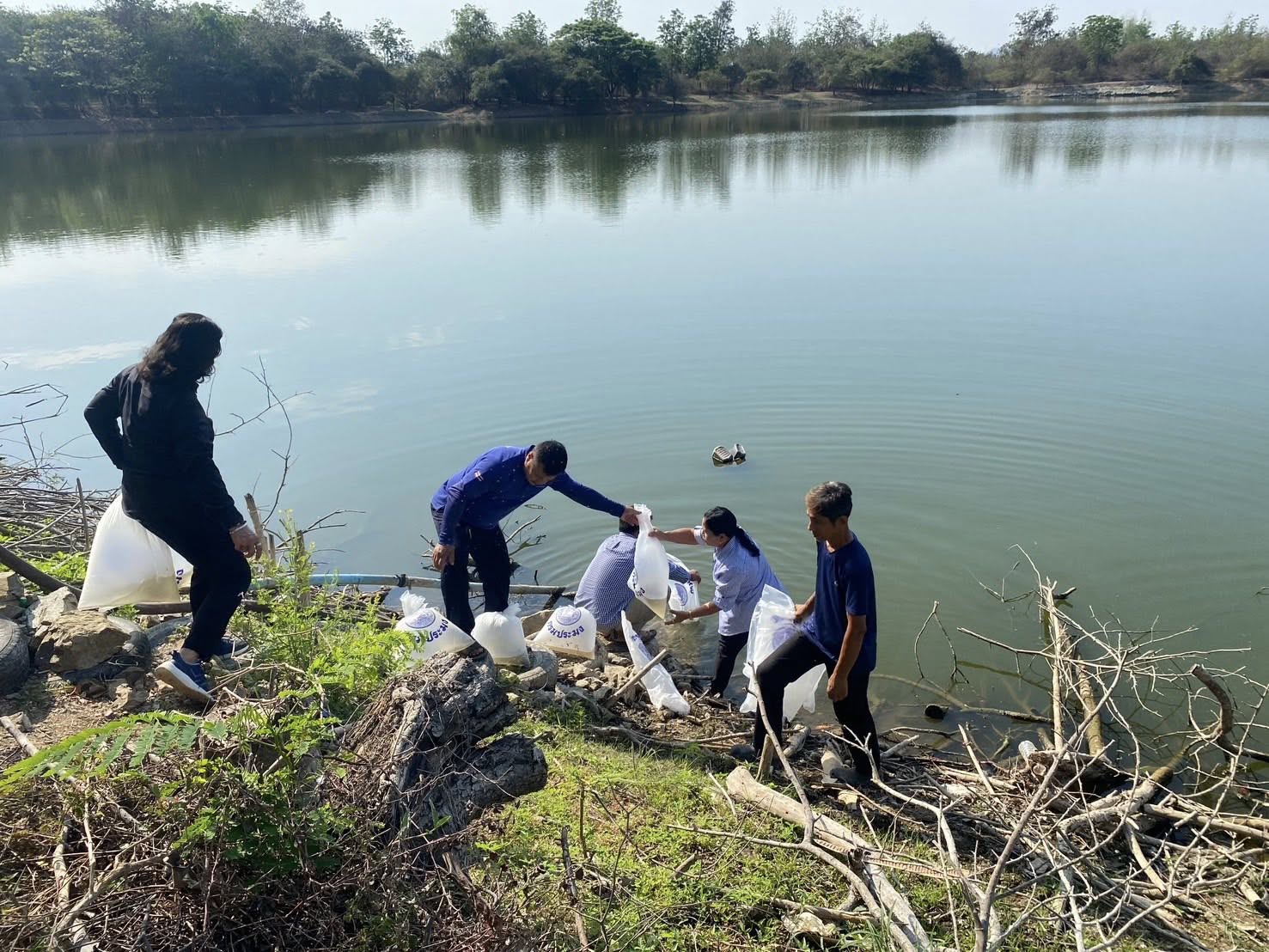 ลงพื้นที่ร่วมกับคณะกรรมการแหล่งน้ำชุมชน  อำเภอปากท่อ..คลิก