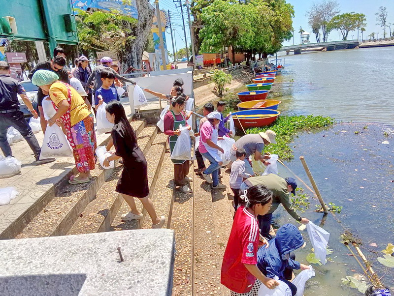 ร่วมปล่อยพันธุ์ปลากินพืช ลงสู่ทะเลสาบสงขลา อ.เมือง จ.พัทลุง
