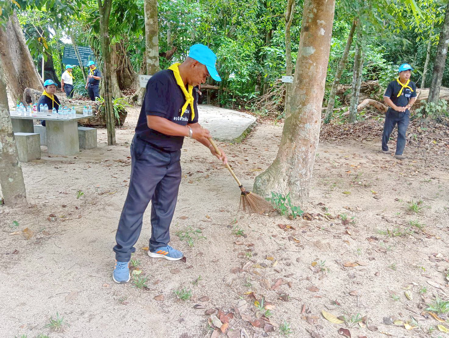 ร่วมกิจกรรมจิตอาสาถวายเป็นพระราชกุศล ณ สวนป่านาโอ อำเภอเมือง จังหวัดพัทลุง