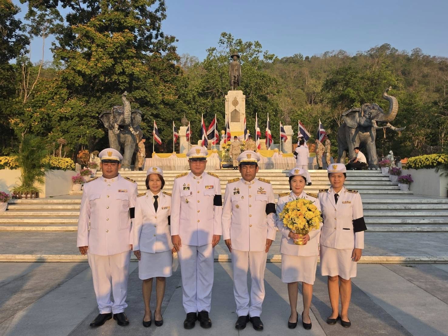 เข้าร่วมงานรัฐพิธีวันพระบาทสมเด็จพระพุทธยอดฟ้าจุฬาโลกมหาราช และวันที่ระลึกมหาจักรีบรมราชวงศ์..คลิก