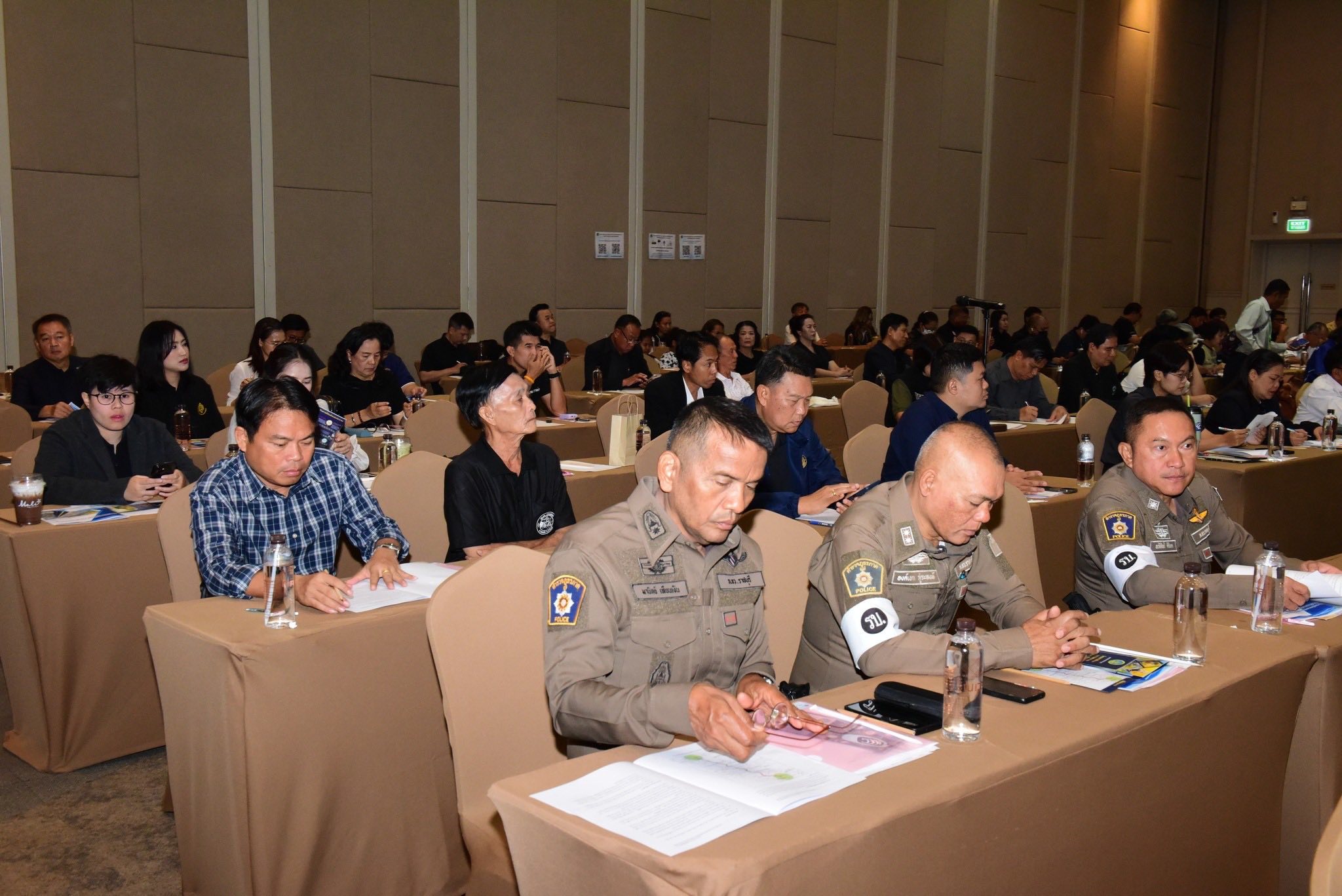 เข้าร่วมการประชุมปฐมนิเทศโครงการศึกษาความเหมาะสมเส้นทางโลจิสติกส์เชื่อมโยงพื้นที่จังหวัดกาญจนบุรี จังหวัดราชบุรี และจังหวัดเพชรบุรี..คลิก