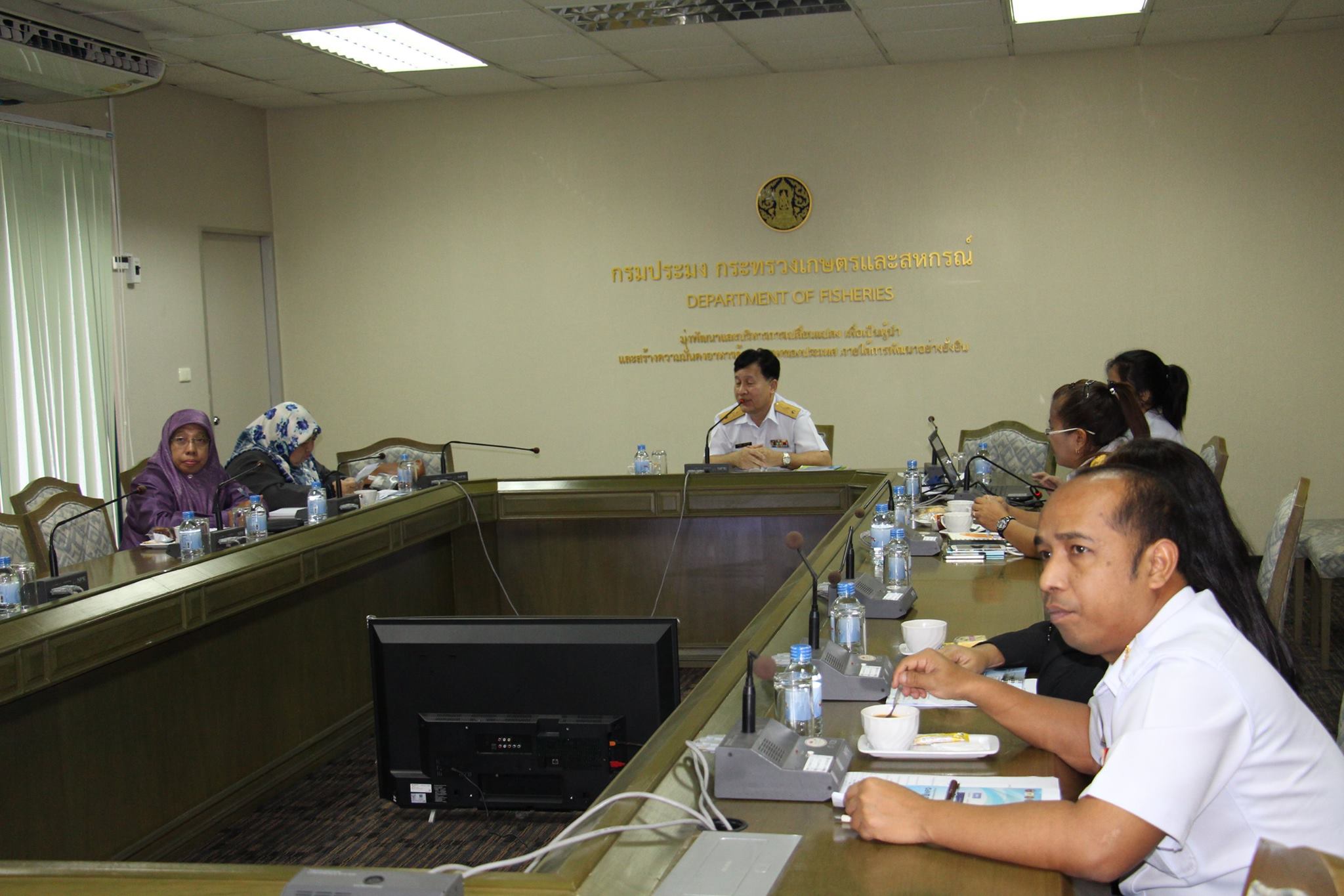 คณะเจ้าหน้าที่กรมประมงประเทศบร..ชมภาพ