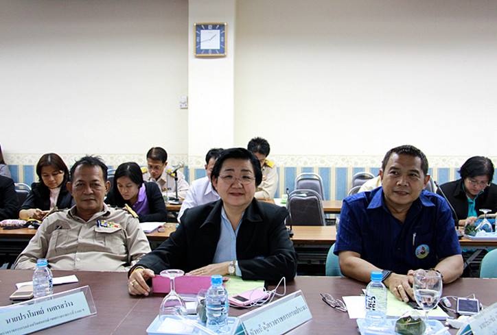 พลเอกฉัตรชัย สาริกัลยะ รัฐมนตร..ชมภาพ