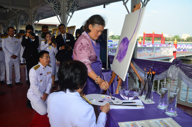 สมเด็จพระเทพรัตนราชสุดา ฯ เสด็..ชมภาพ