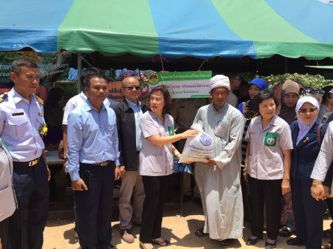 นำพันธุ์ปลาจากศูนย์วิจัยและพัฒ..ชมภาพ