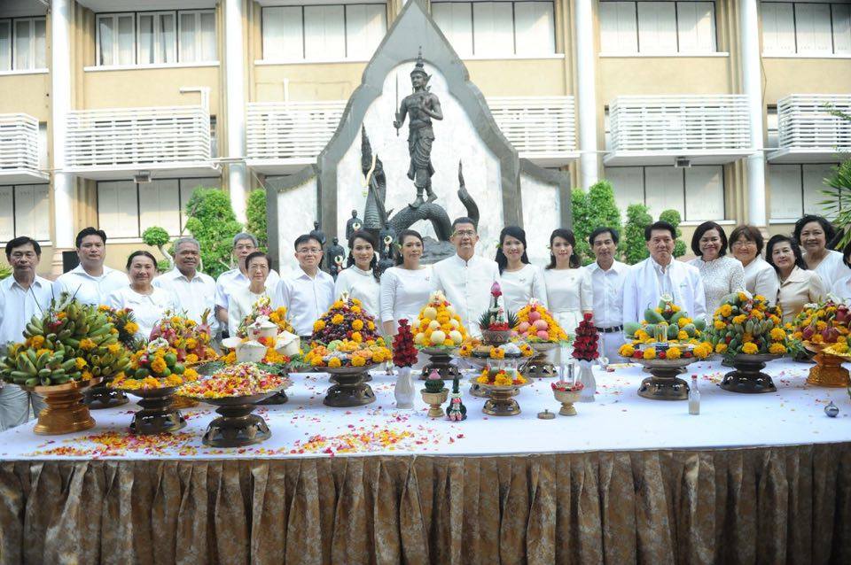 พิธีบวงสรวงบูรพกษัตริย์ องค์พร..ชมภาพ
