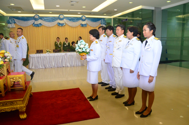 ร่วมลงนามถวายพระพร เนื่องในวัน..ชมภาพ
