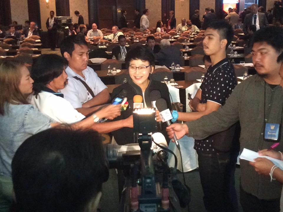 งานการจัดการประชุมและนิทรรศการ..ชมภาพ