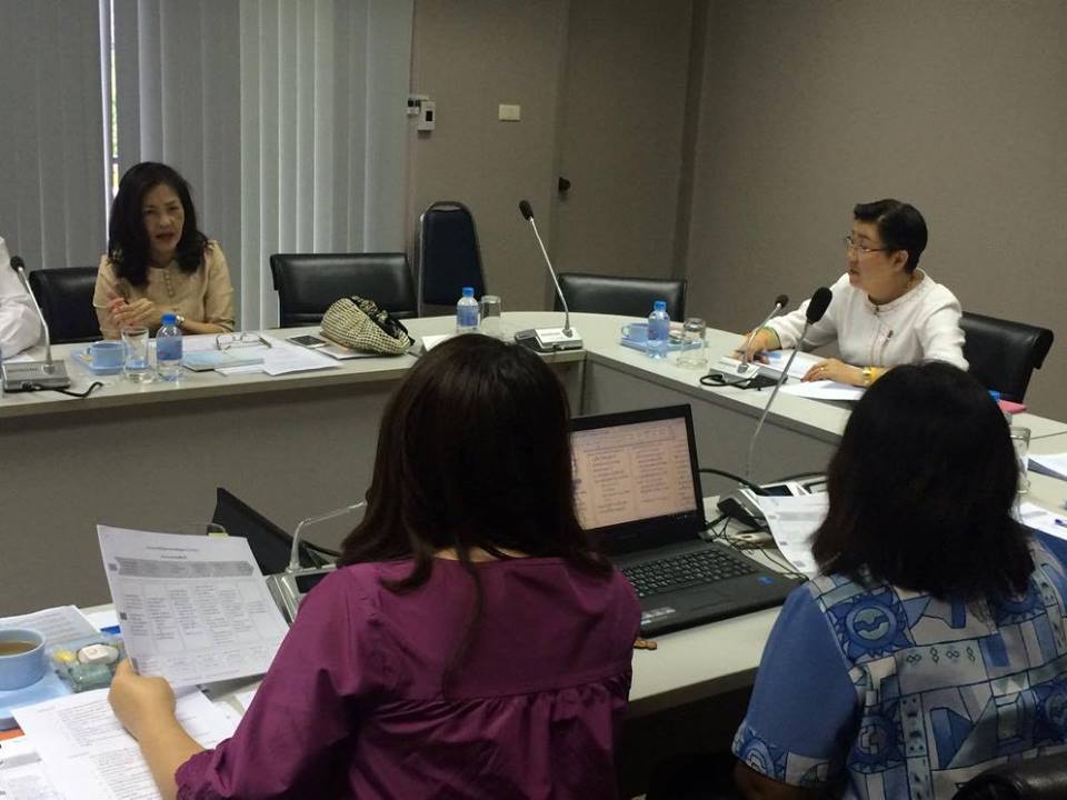 ประธานการประชุมทบทวน Rodmap ตร..ชมภาพ